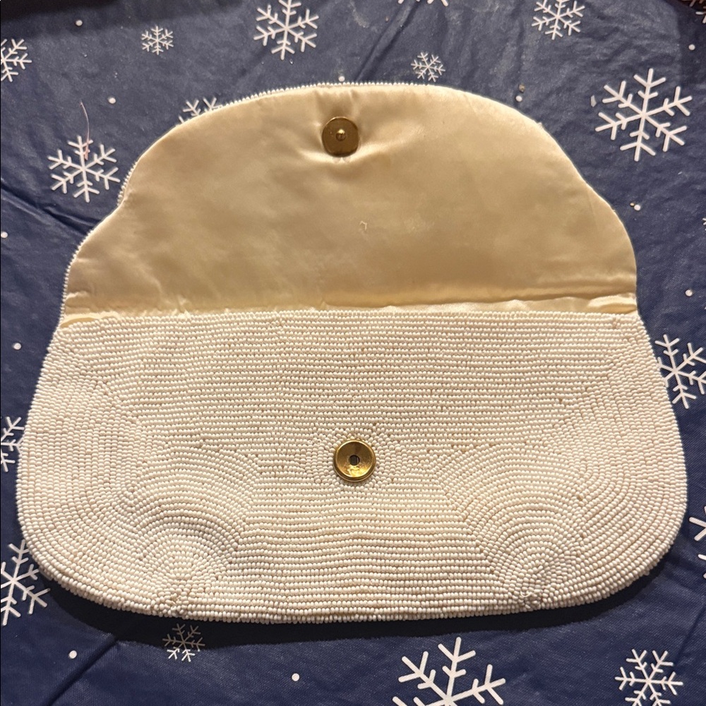 Vintage Saks Fifth Avenue White Beaded Evening Bag, Bow Motif, made in Belgium - Picture 2 of 5